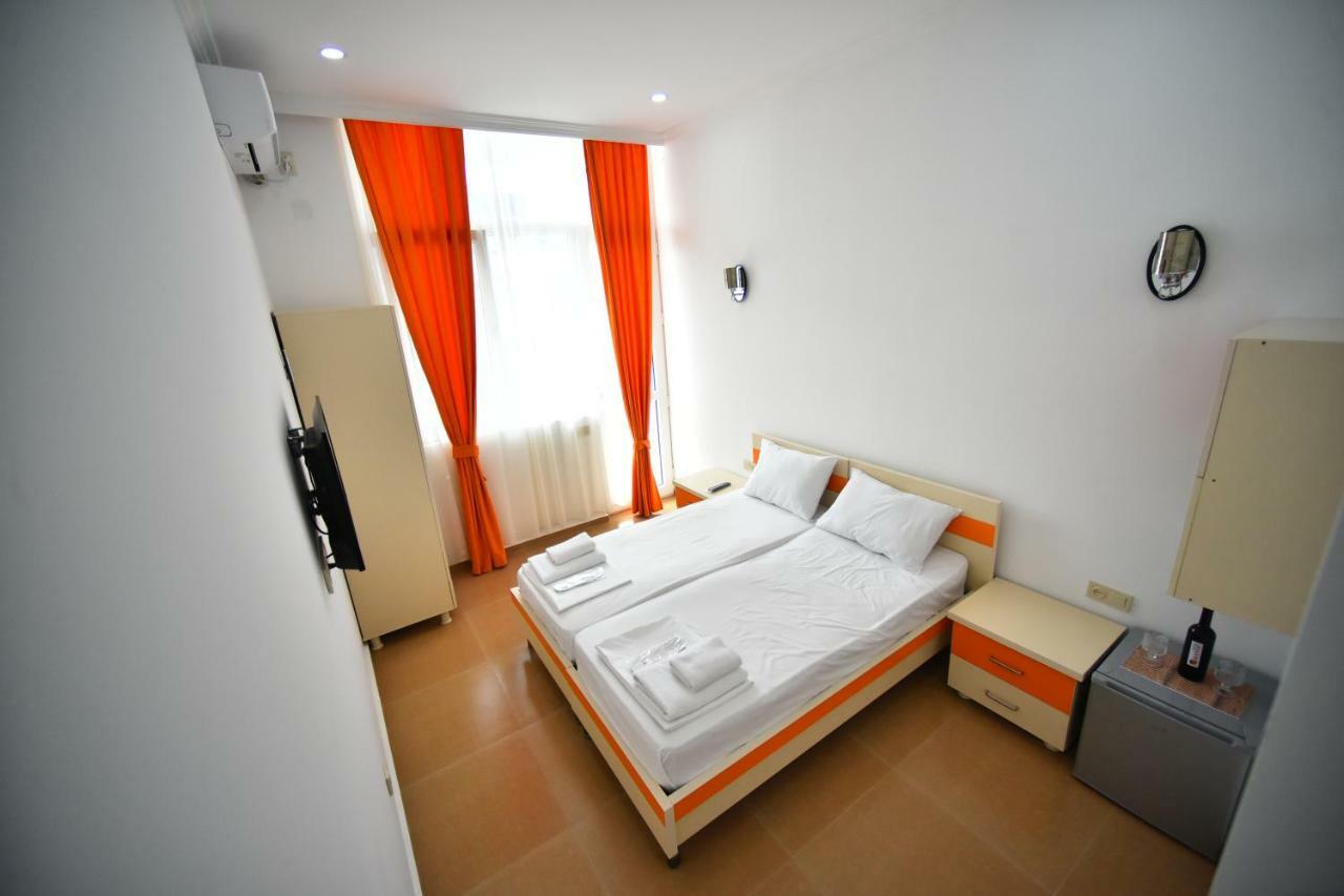 Orange Home Hotel Batumi Eksteriør bilde